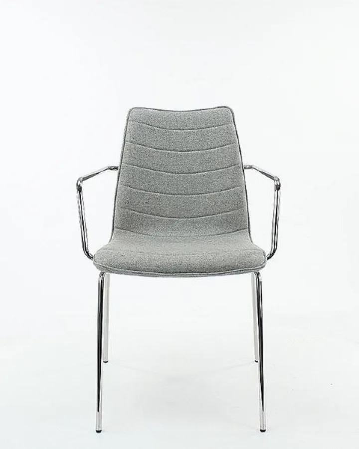 F45 wolvilt Fenice lichtgrijs 601 - frame chroom 2