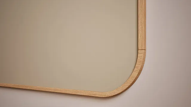 Chameleon Curve Wall Oak 3